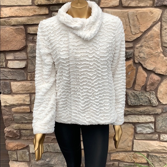 Patagonia Jackets & Blazers - White Patagonia Jacket- Like New